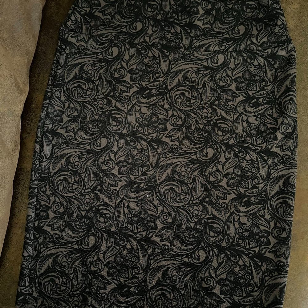 LuLaRoe Pencil Skirt (L)- No. 101